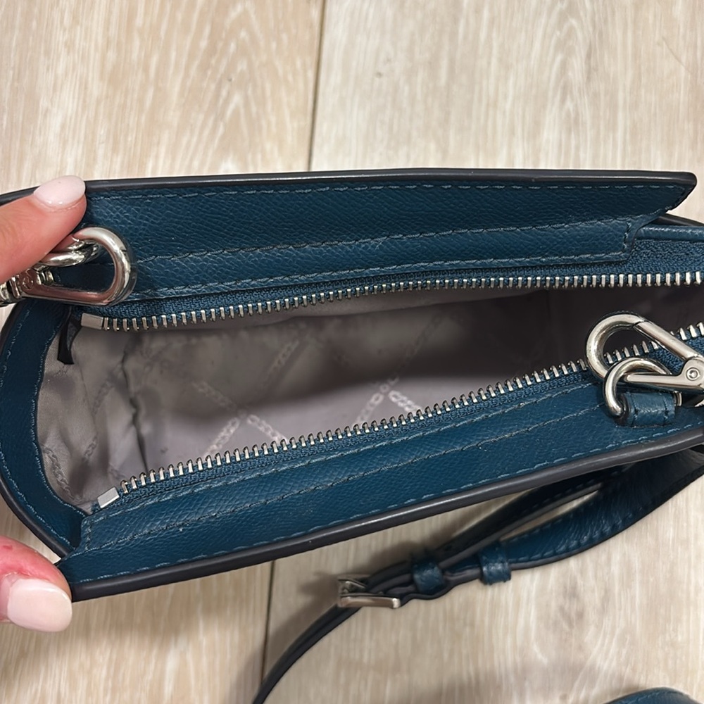 Michael Kors Blue Crossbody Bag - Picture 4 of 6